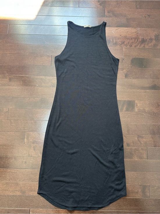 Aritzia Dresses & Skirts - Aritzia Wilfred Free Black Sleeveless Midi Dress Sz Medium